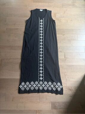 J. Jill Black Sleeveless Maxi Dress with White Embroidered Panel